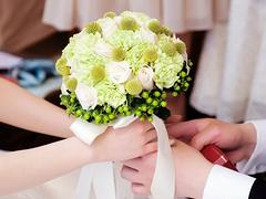 西安优质的西安婚庆鲜花布置设计服务报价 婚车婚礼用花免费送花