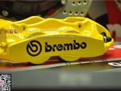 brembo黄色四活塞卡钳