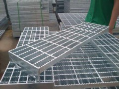 厂家直销格栅板钢格板下水铁篦子防滑踏步板热镀锌排水沟盖板