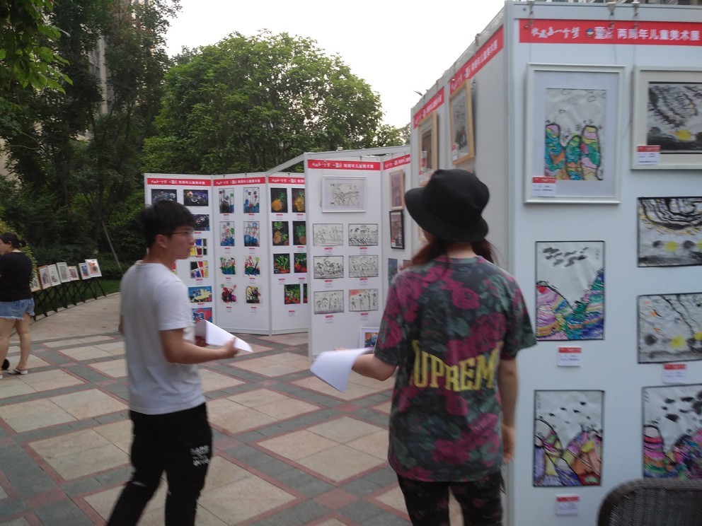 上海室外美术展挂画展览板架出租搭建图3
