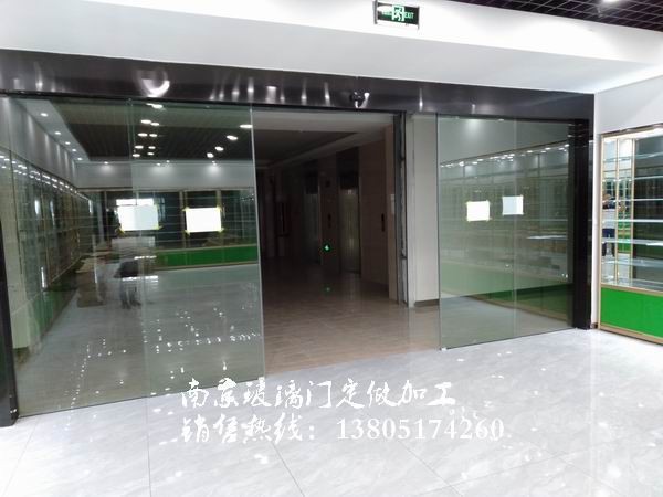 南京艾雨特自动玻璃门图4