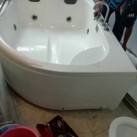 上海劳芬浴缸维修 浴缸龙头漏水修理
