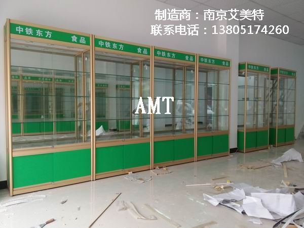 南京钛合金玻璃展柜图2